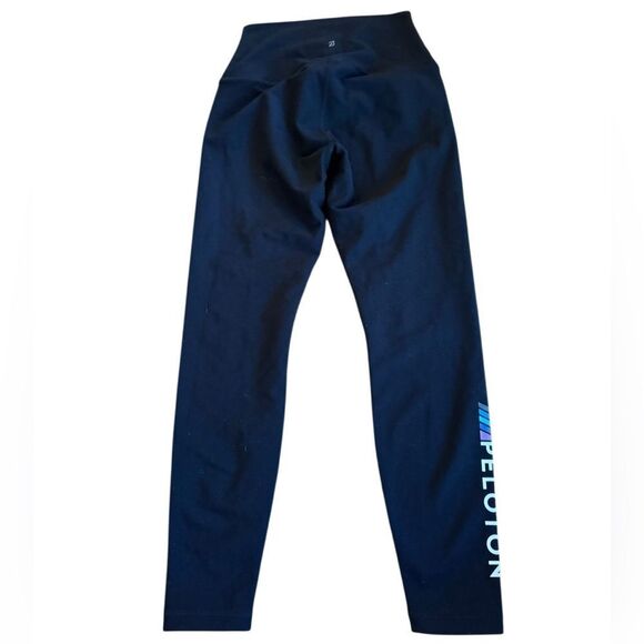 Peloton Women's Cadence Black Leggings w/ Side Logo Size Small - Picture 3 of 5